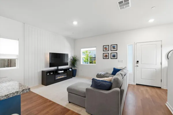 $499,900 | 9041 Sausalito Lane, Roseville, CA 95747