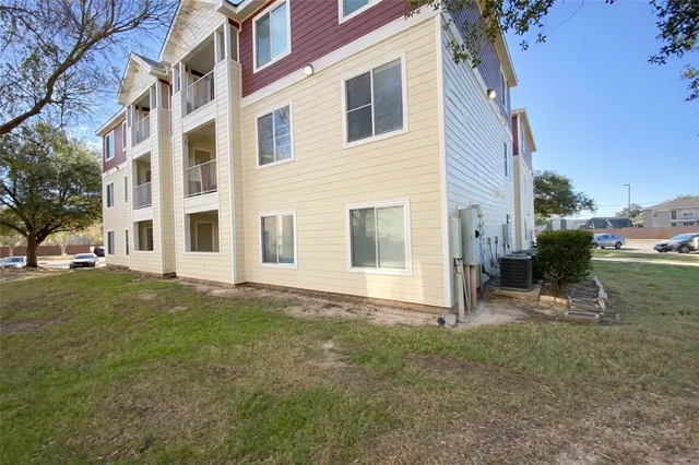 $209,000 | 515 Southwest Parkway, Unit 103, College Station, TX 77840