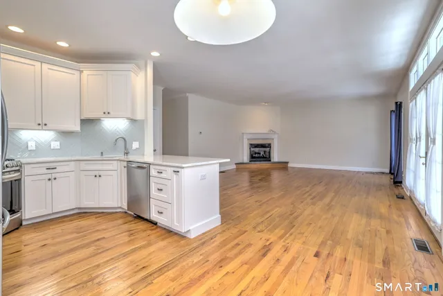 $689,950 | 7 Firethorn Lane, Unit 7, Milford, CT 06461