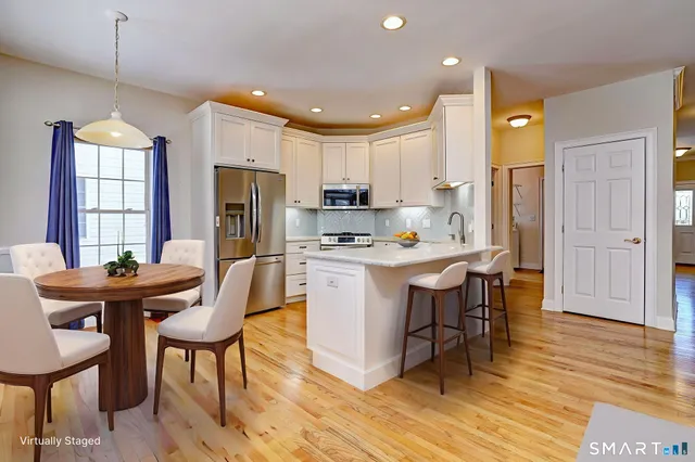 $689,950 | 7 Firethorn Lane, Unit 7, Milford, CT 06461