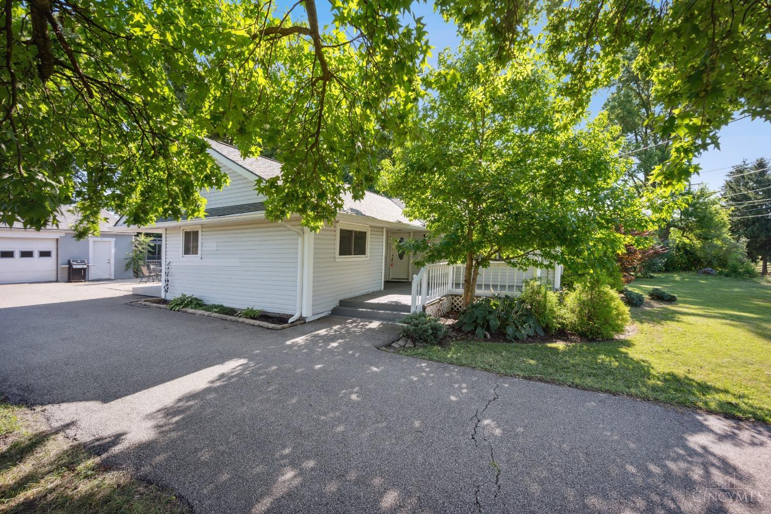 1062 Locust Corner Road Cincinnati, OH 45245 - Photo 26 of 35 Gallery Image 26