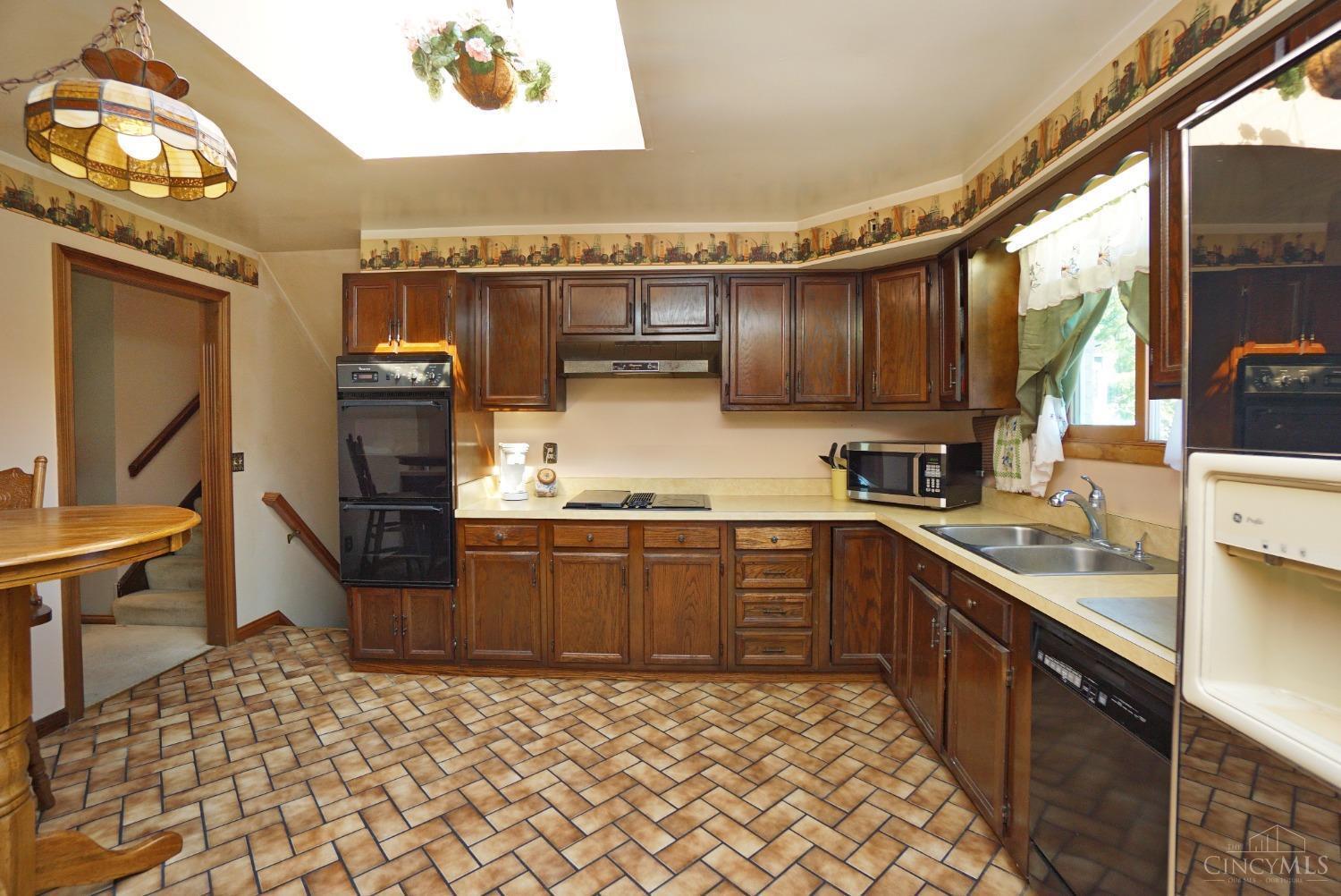 11712 Edgewood Road Harrison, OH 45030 - Photo 8 of 35 Gallery Image 8