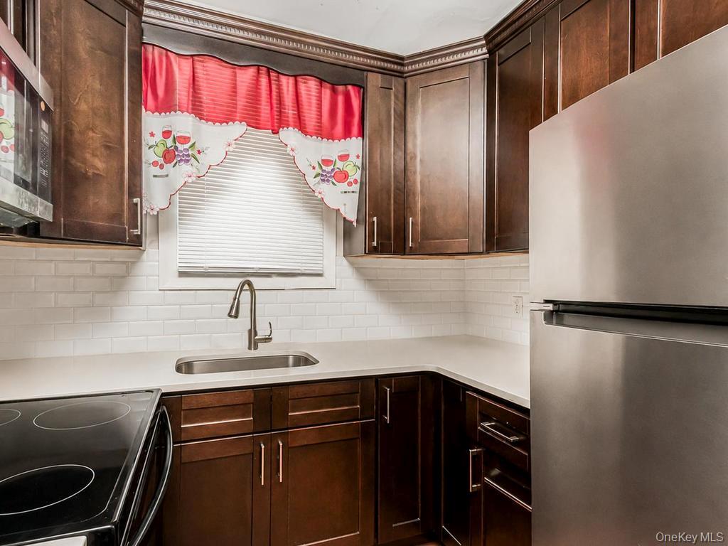 3057 Williamsbridge Road Bronx, NY 10467 - Photo 2 of 9 Gallery Image 2