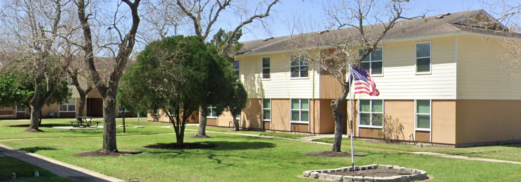 103 Cornwall Drive Victoria, TX 77904 - Photo 7 of 7 a front view of a house with a yard