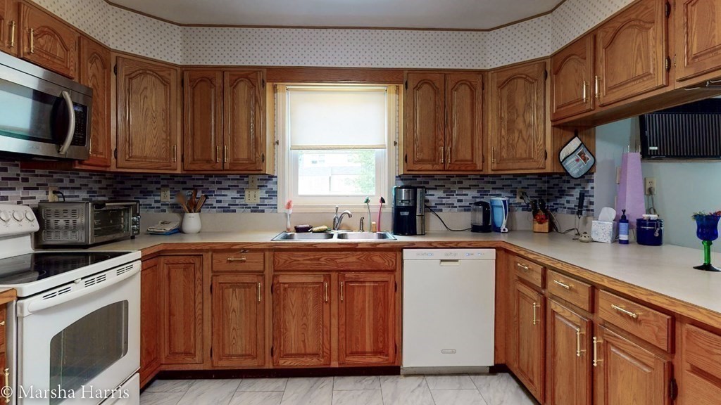 77 Botany Bay Road, Unit 77 Worcester, MA 01602 - Photo 11 of 38 Gallery Image 11