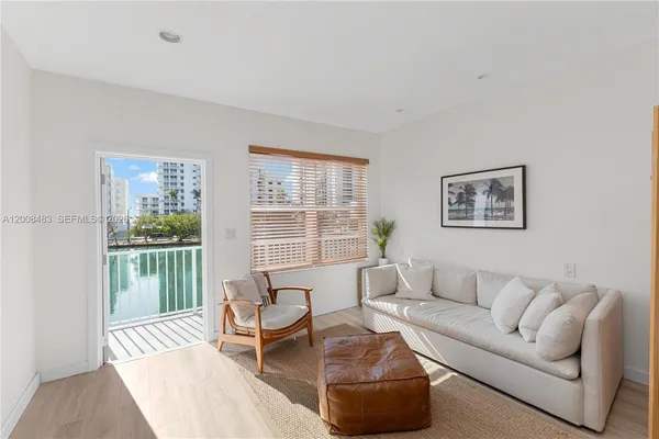 $2,100 | 2445 Lake Pancoast Drive, Unit M, Miami Beach, FL 33140