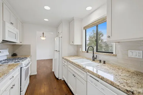 $720,000 | 27722 Buckskin Drive, Castaic, CA 91384