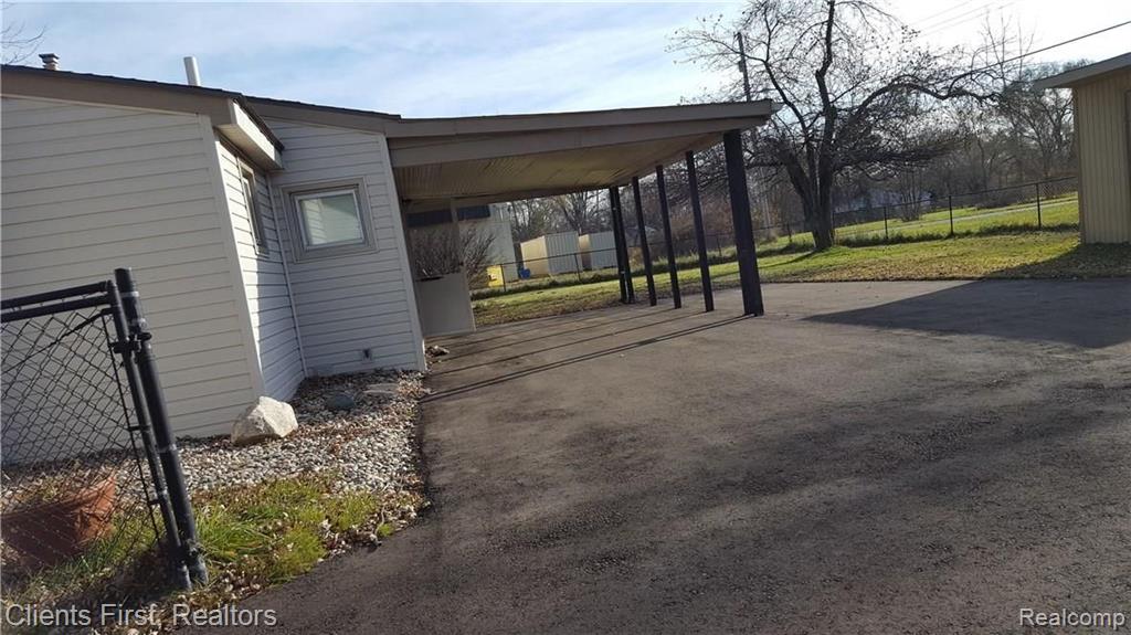 29709 Ecorse Road Romulus, MI 48174 - Photo 2 of 12