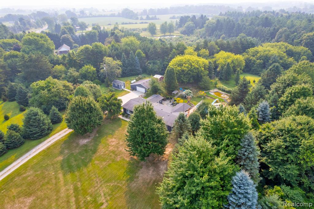 10077 Yale Road Avoca, MI 48006 - Photo 5 of 73