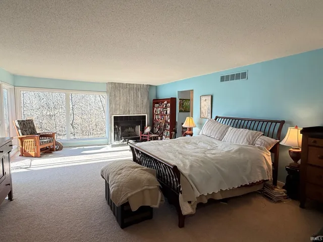 $324,900 | 9425 South Pointe Lasalles Drive, Unit 50, Bloomington, IN 47401