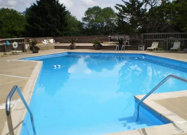 $324,900 | 9425 South Pointe Lasalles Drive, Unit 50, Bloomington, IN 47401