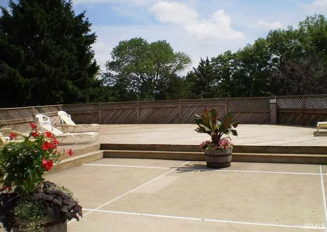 $324,900 | 9425 South Pointe Lasalles Drive, Unit 50, Bloomington, IN 47401