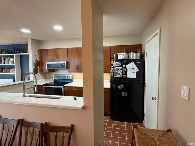 $324,900 | 9425 South Pointe Lasalles Drive, Unit 50, Bloomington, IN 47401