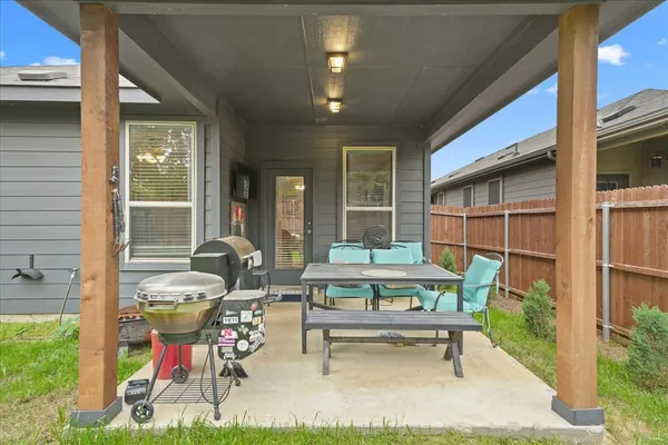 $1,950 | 585 Concho Street, Aubrey, TX 76227