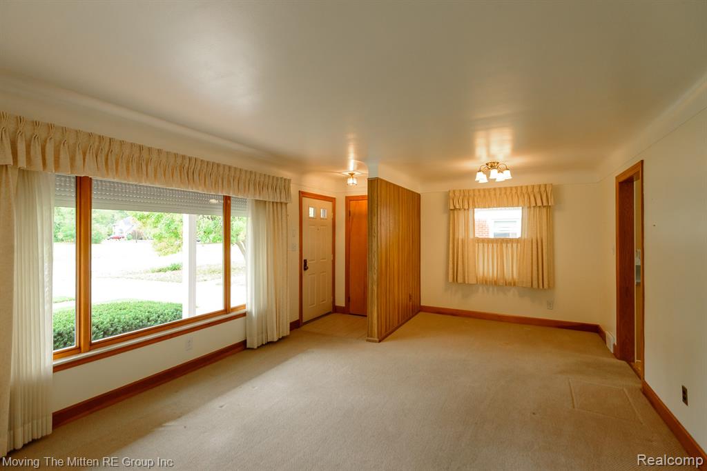 9668 Farmington Road Livonia, MI 48150 - Photo 2 of 39 Gallery Image 2