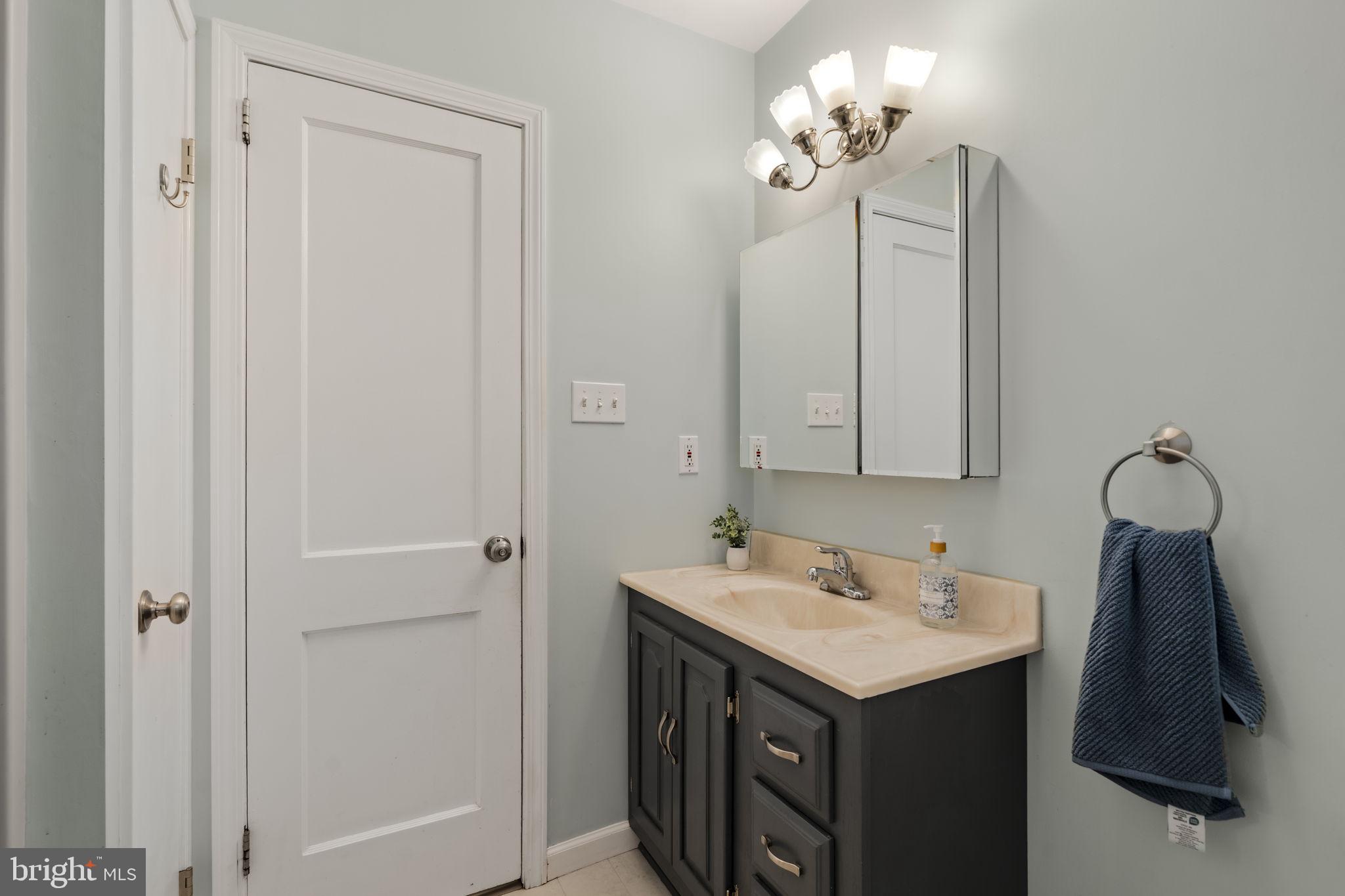 65 Compass Road Parkesburg, PA 19365 - Photo 38 of 61 Chic bathroom with modern accents.