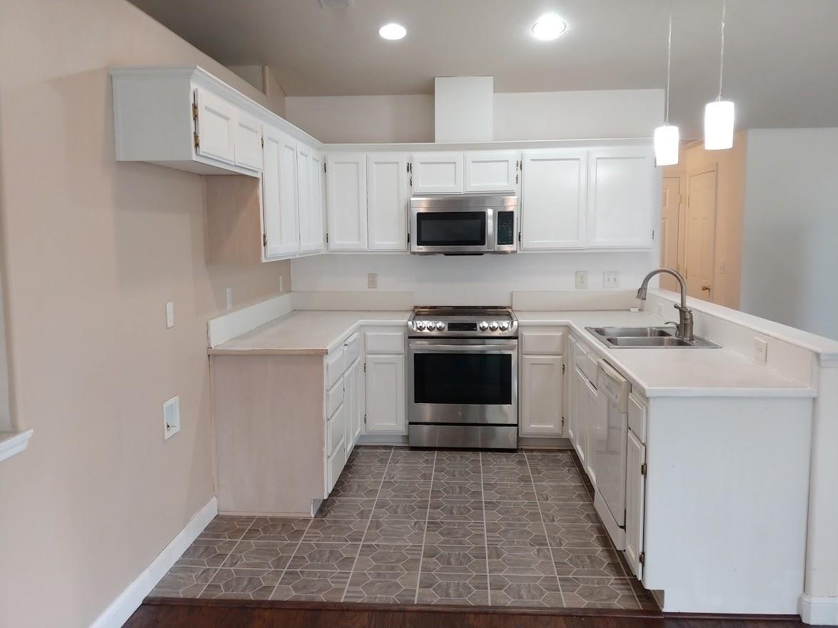 1340 Sandy Lane Central Point, OR 97502 - Photo 5 of 27 1340J