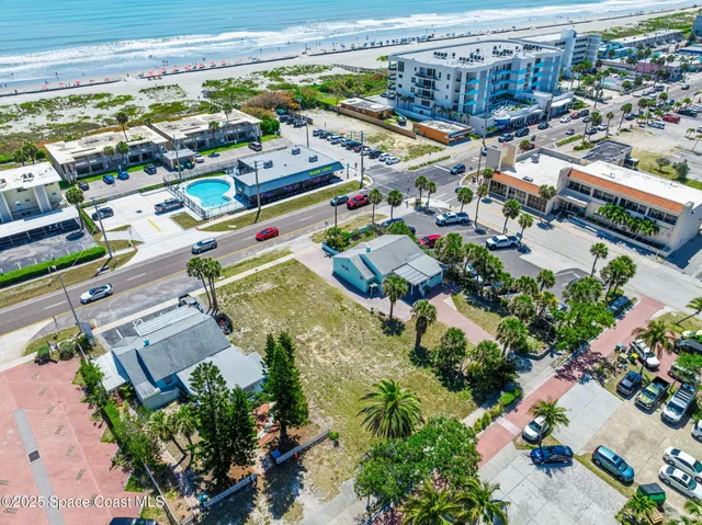 $999,999 | 118 North Atlantic Avenue, Cocoa Beach, FL 32931