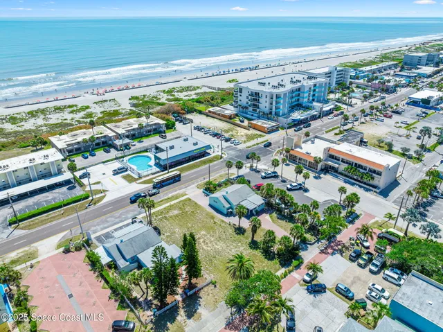 $999,999 | 118 North Atlantic Avenue, Cocoa Beach, FL 32931