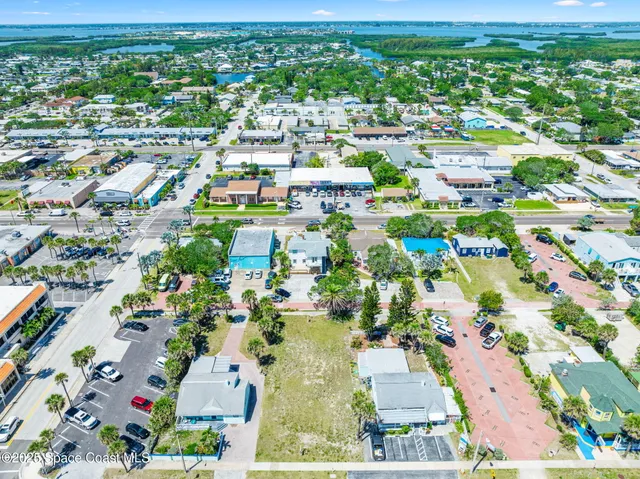 $999,999 | 118 North Atlantic Avenue, Cocoa Beach, FL 32931