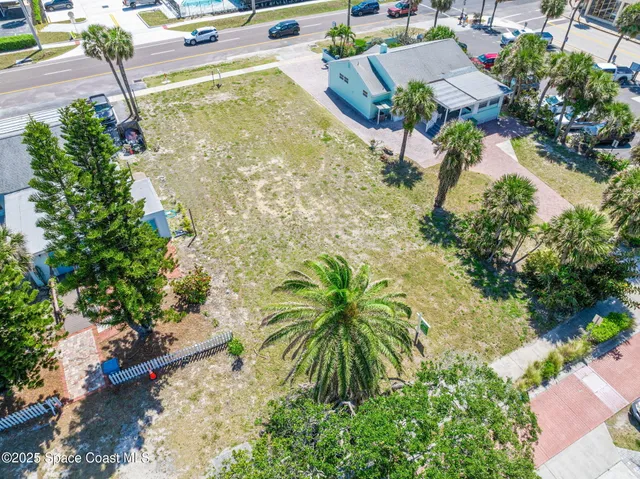 $999,999 | 118 North Atlantic Avenue, Cocoa Beach, FL 32931