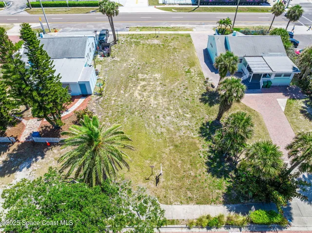 $999,999 | 118 North Atlantic Avenue, Cocoa Beach, FL 32931