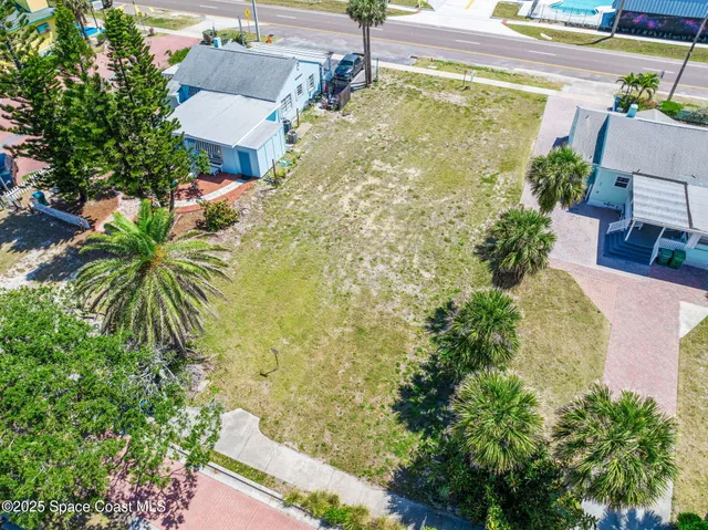 $999,999 | 118 North Atlantic Avenue, Cocoa Beach, FL 32931