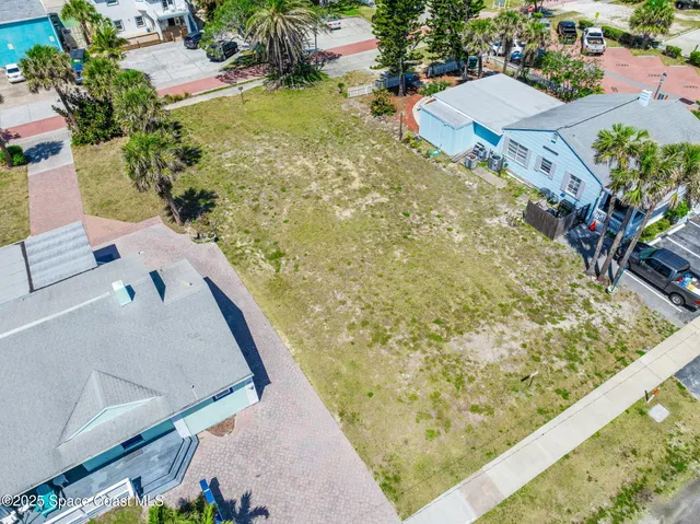 $999,999 | 118 North Atlantic Avenue, Cocoa Beach, FL 32931