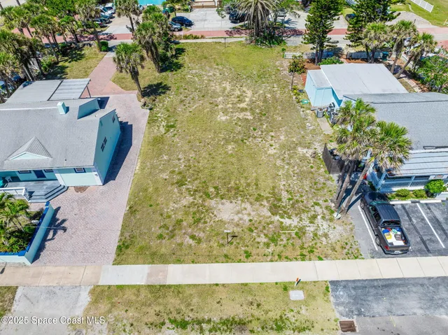 $999,999 | 118 North Atlantic Avenue, Cocoa Beach, FL 32931