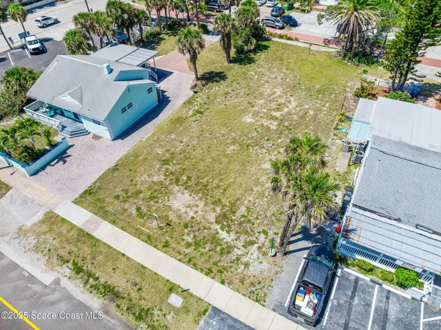 $999,999 | 118 North Atlantic Avenue, Cocoa Beach, FL 32931