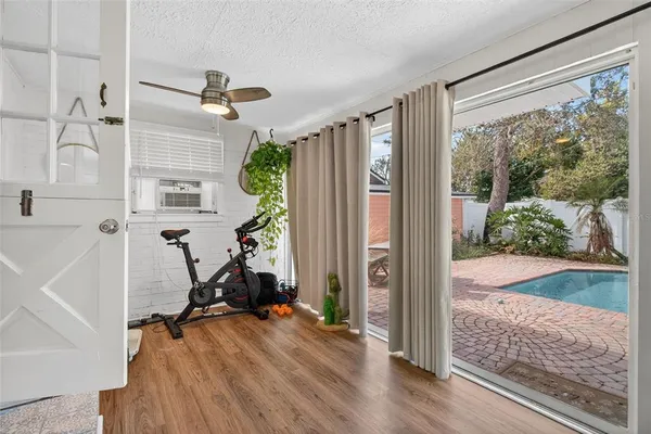$2,995 | 322 47th Street North, St. Petersburg, FL 33713