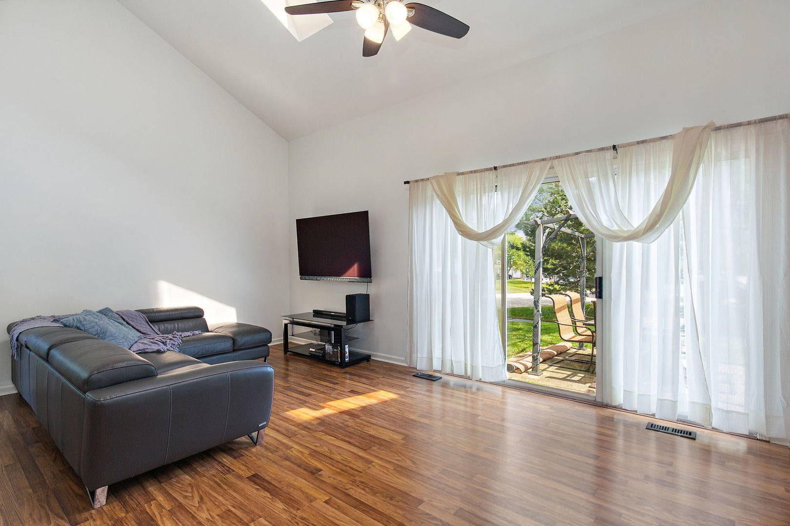 11 North Oltendorf Road Streamwood, IL 60107 - Photo 5 of 27