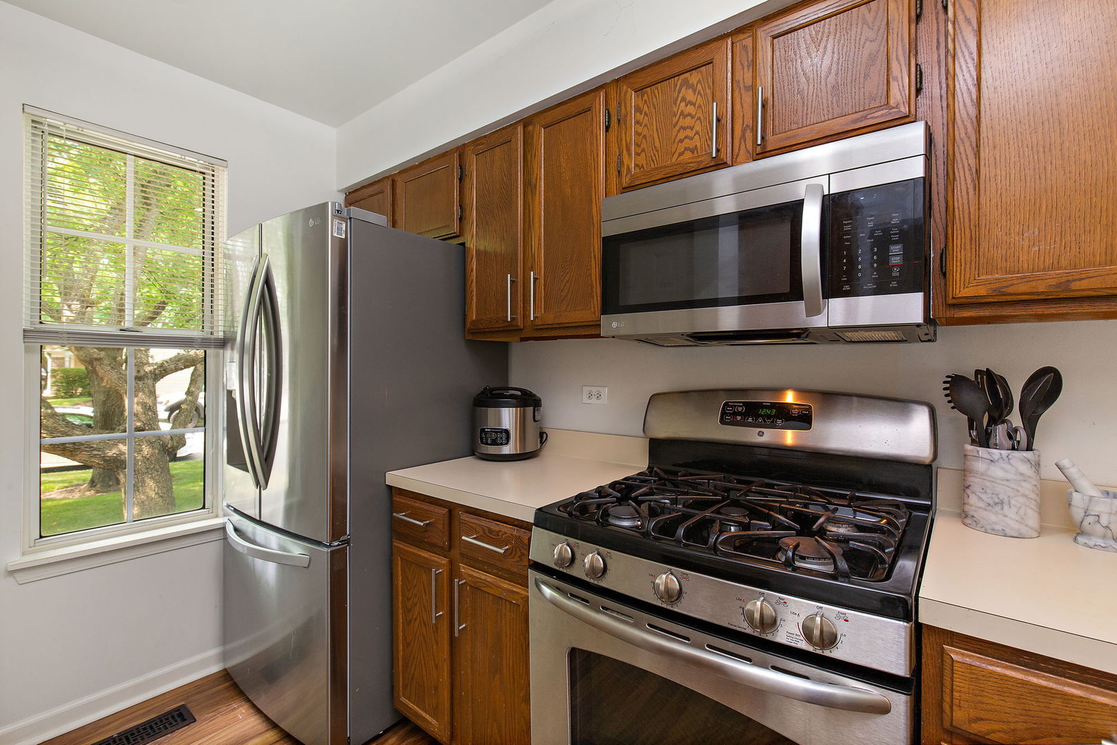 11 North Oltendorf Road Streamwood, IL 60107 - Photo 9 of 27