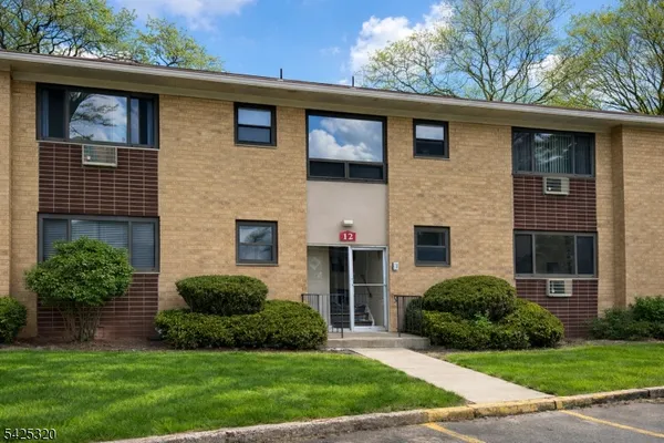 $179,000 | 401 Highway 22, Unit 12A, Plainfield, NJ 07060