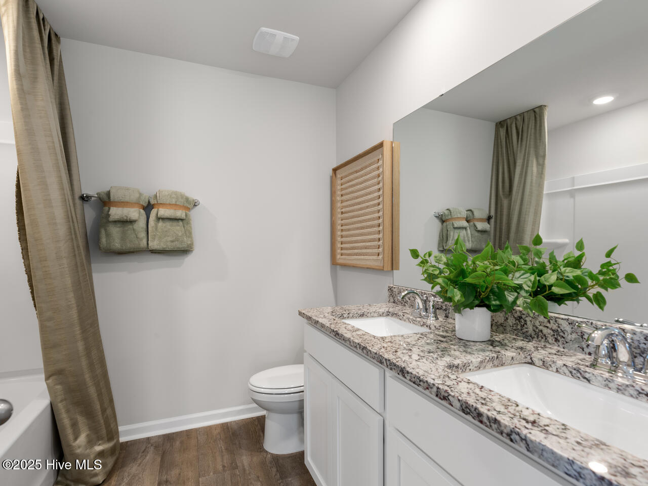 132 North Grassland Road, Unit 9 Surf City, NC 28445 - Photo 30 of 35 Similar