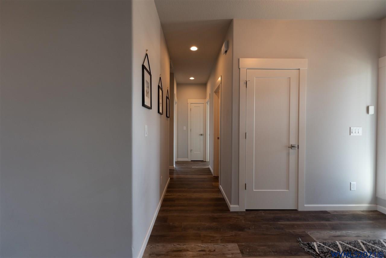2733 Northeast Tuscan Loop Albany, OR 97321 - Photo 17 of 37 Gallery Image 17