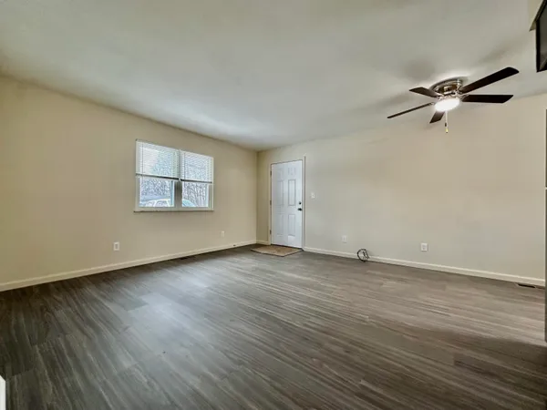 $1,450 | 61 /63 Maplecrest Drive, Howell, MI 48843