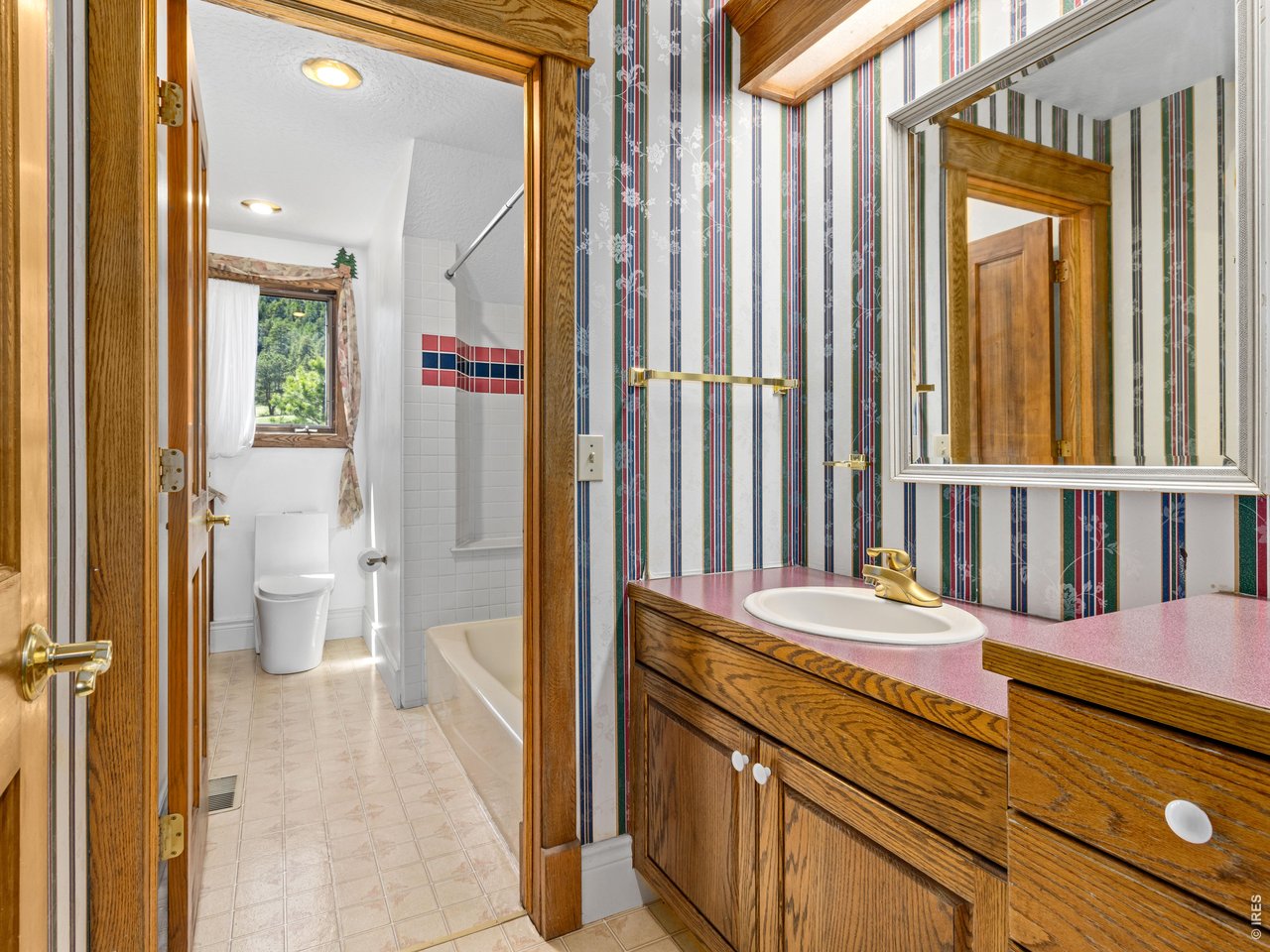 2180 Devils Gulch Road Estes Park, CO 80517 - Photo 31 of 40 Full bath upstairs