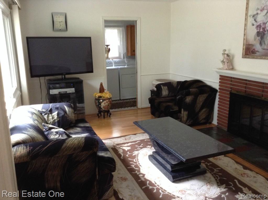 32211 Bonnet Hill Road Farmington Hills, MI 48334 - Photo 11 of 16