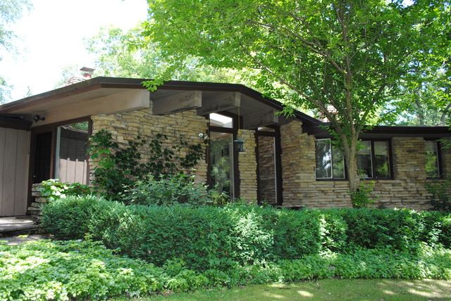 22 West County Line Road Barrington Hills, IL 60010 - Photo 2 of 25