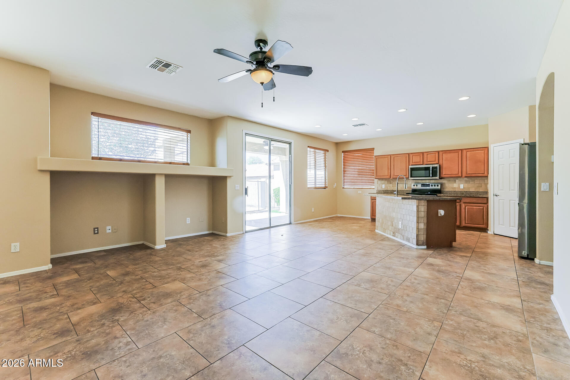 3023 East Morenci Road San Tan Valley, AZ 85143 - Photo 10 of 14 1004535.3023 E Morenci Rd - Living Room