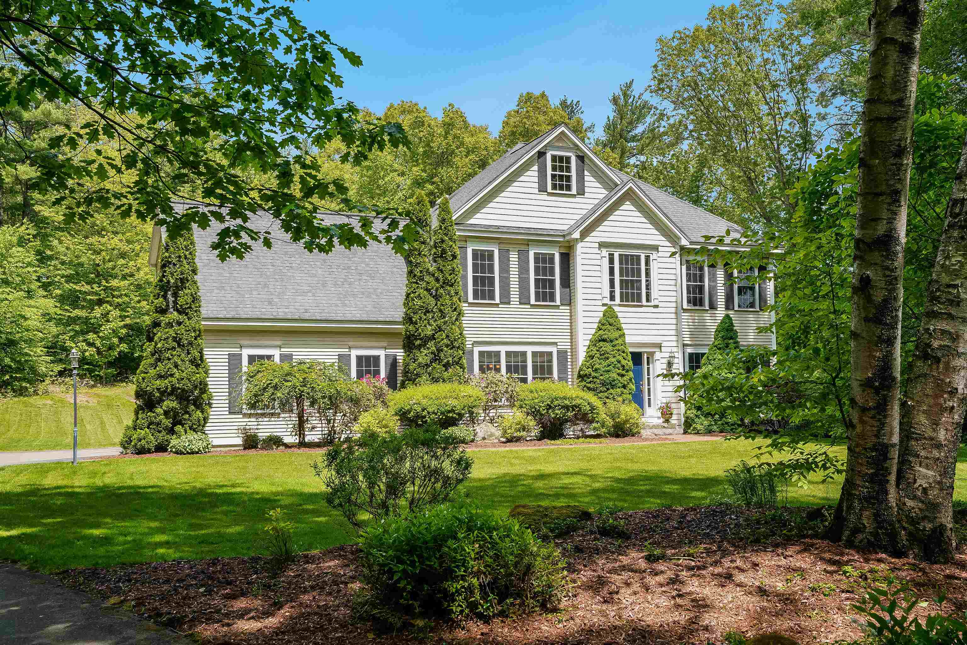 21 Wiggin Road Bedford, NH 03110 - Photo 4 of 11