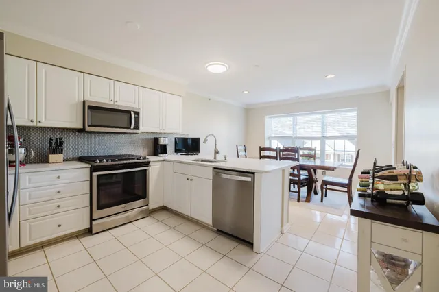 $2,600 | 12105 Tullamore Court, Unit 401, Lutherville-Timonium, MD 21093