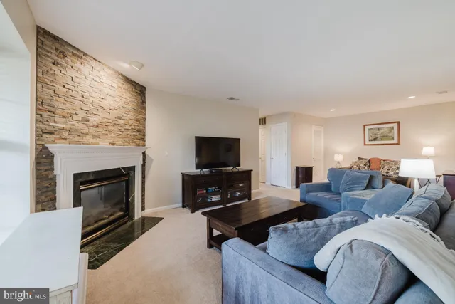 $2,600 | 12105 Tullamore Court, Unit 401, Lutherville-Timonium, MD 21093