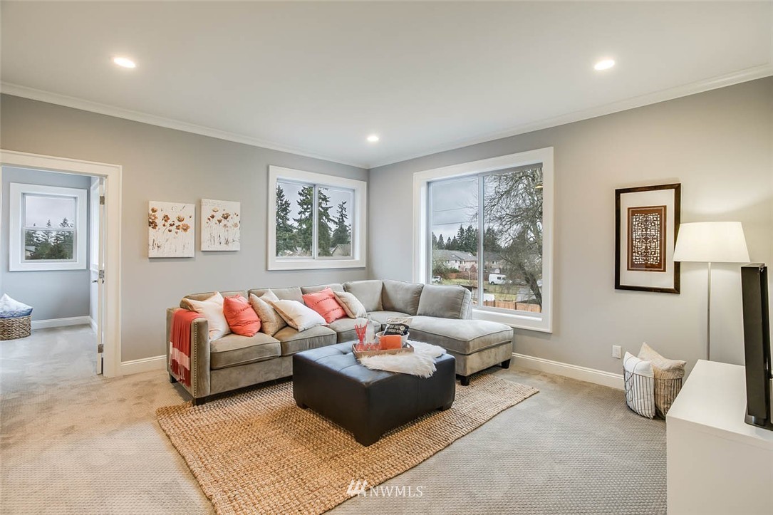 14730 Southeast 113th Street Renton, WA 98059 - Photo 14 of 25