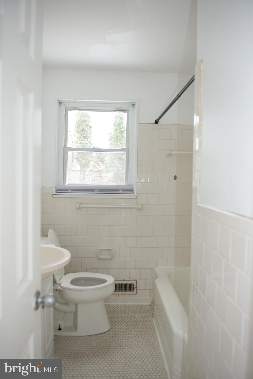 521 Warren Road, Unit 2 Cockeysville, MD 21030 - Photo 15 of 19