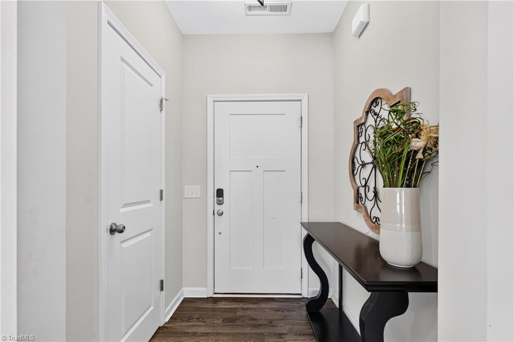 5351 Becks Church Road Winston-Salem, NC 27106 - Photo 2 of 41 Entryway