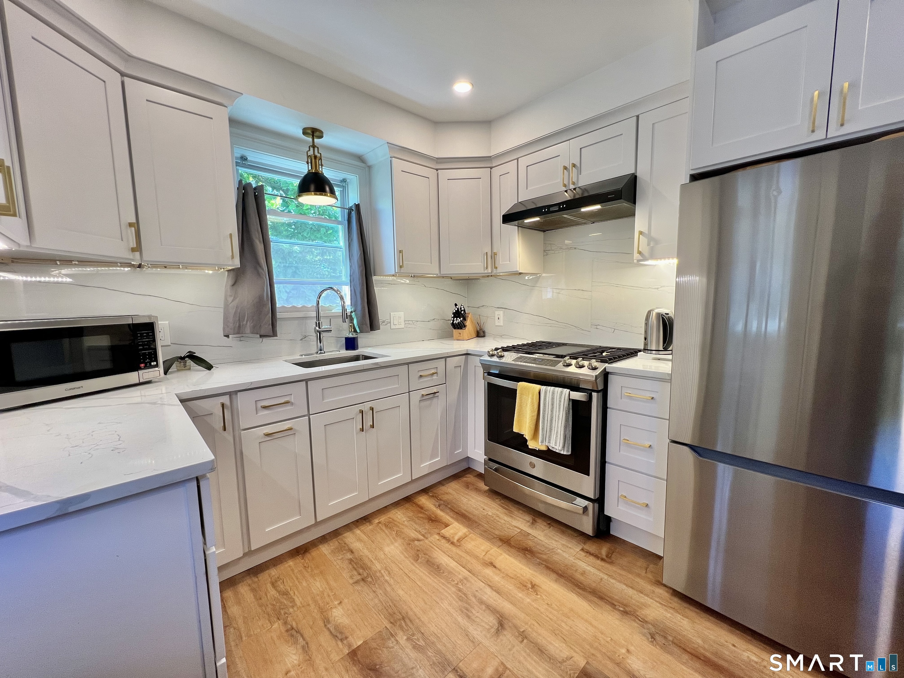 444 Huntington Road Stratford, CT 06614 - Photo 17 of 20