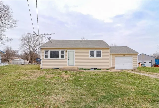 $115,000 | 602 East 10th Street, Holden, MO 64040