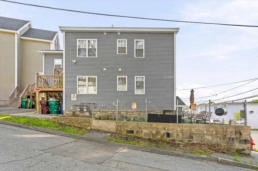 35 Shaw Street Lowell, MA 01851 - Photo 3 of 34
